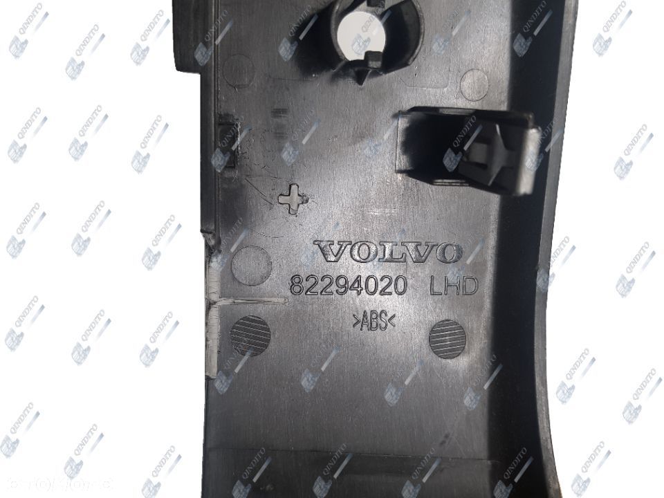 GNIAZDA ELEKTRYCZNE KONSOLA VOLVO FH 4 82294020 - 5