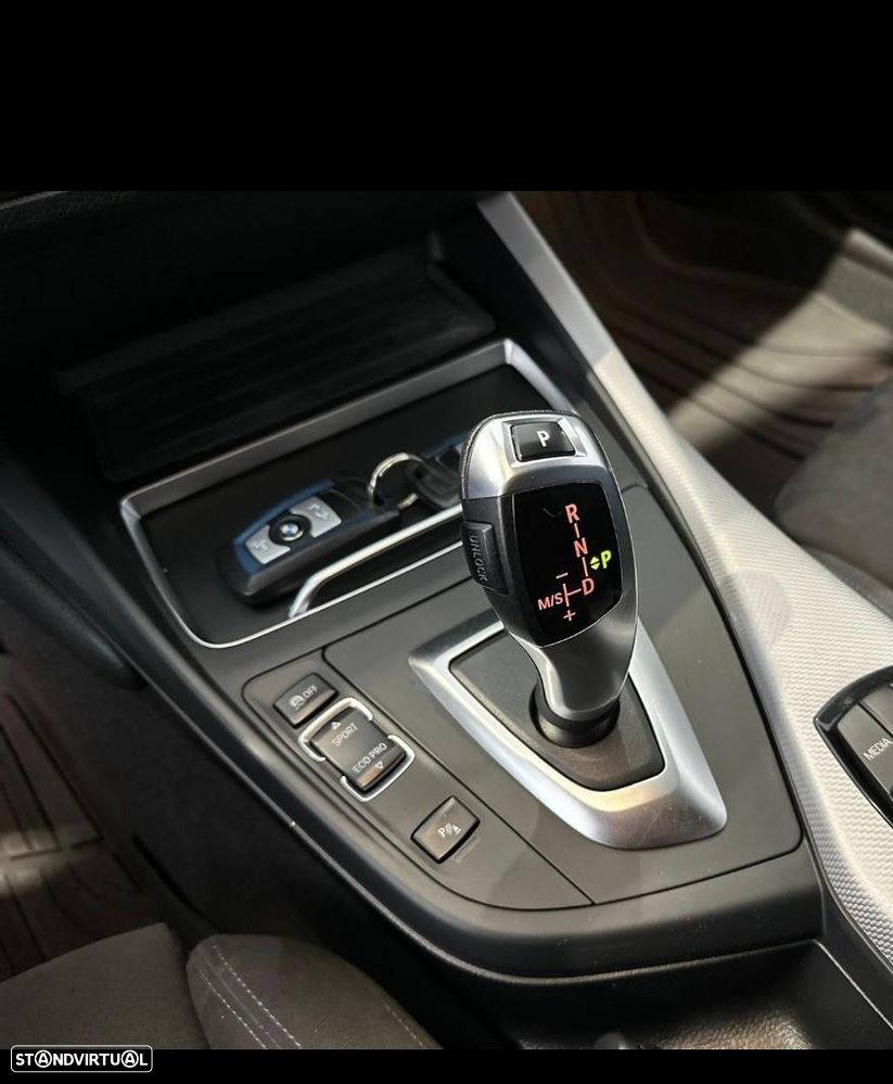 BMW 116 d Pack Desportivo M Auto - 9