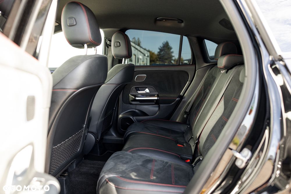 Mercedes-Benz GLA 250 8G-DCT AMG Line - 25