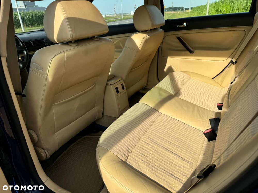 Volkswagen Passat 1.9 TDI Comfortline Tiptr - 23
