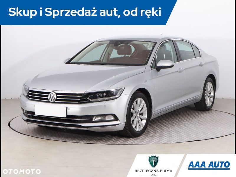 Volkswagen Passat - 2