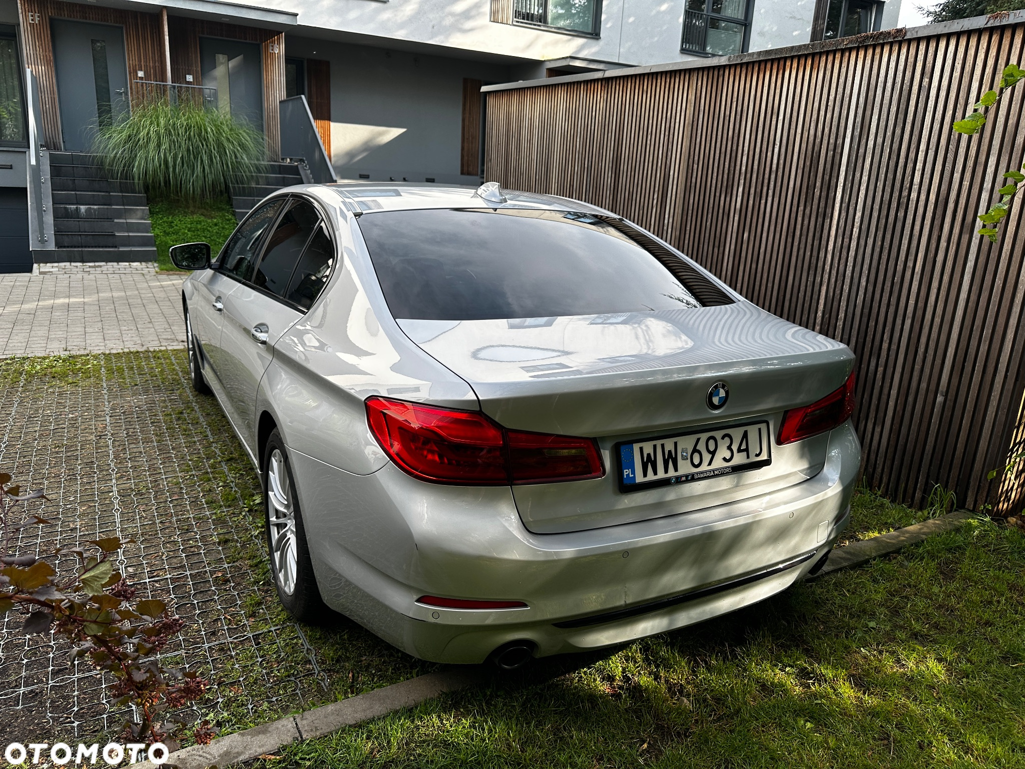 BMW Seria 5 520d Sport Line - 4
