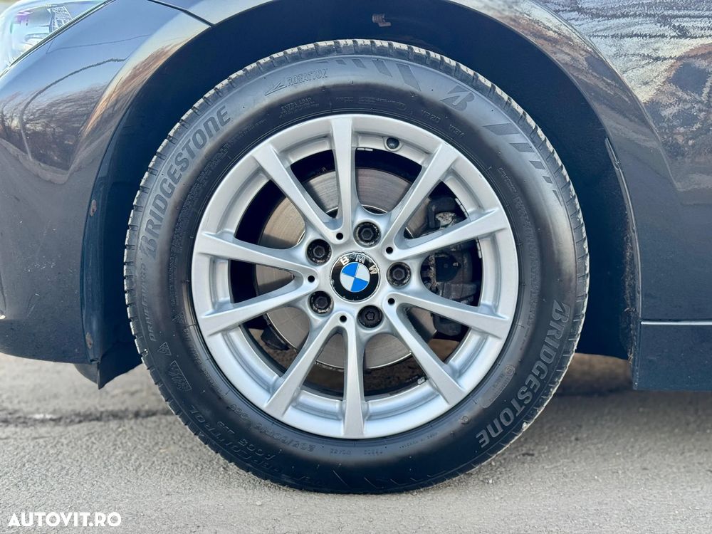 BMW Seria 3 320i Aut. - 24