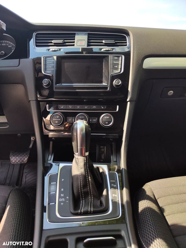 Volkswagen Golf 1.6 TDI DPF DSG Comfortline - 30
