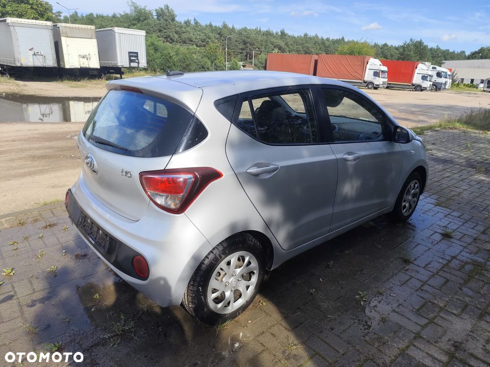 Hyundai i10 1.0 - 7
