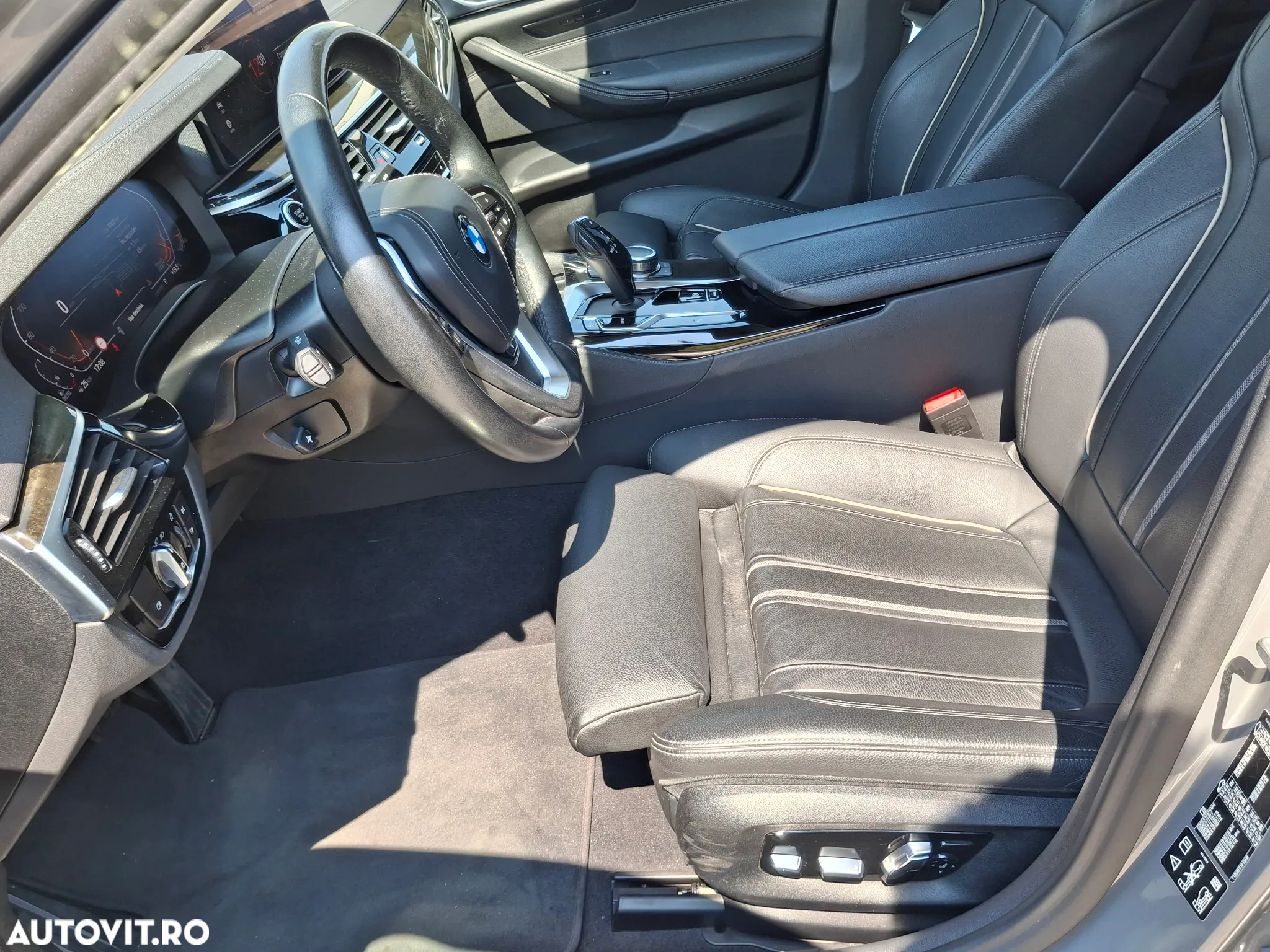 BMW Seria 5 530d xDrive AT MHEV - 10