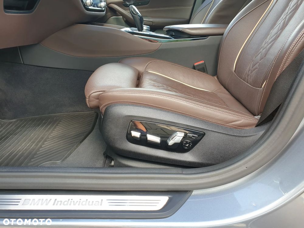 BMW Seria 5 530e iPerformance xDrive Luxury Line - 25