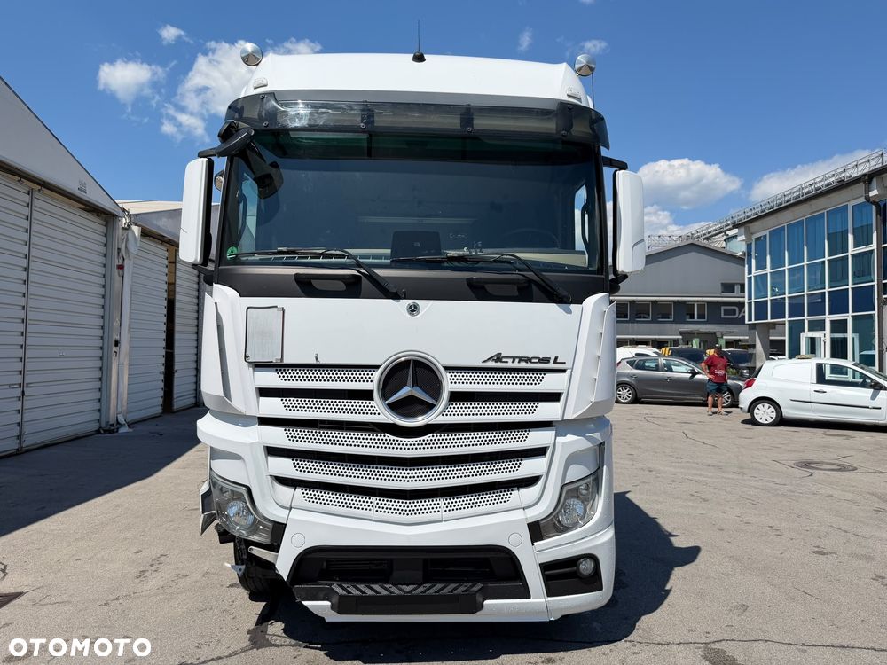 Mercedes-Benz Actros - 7