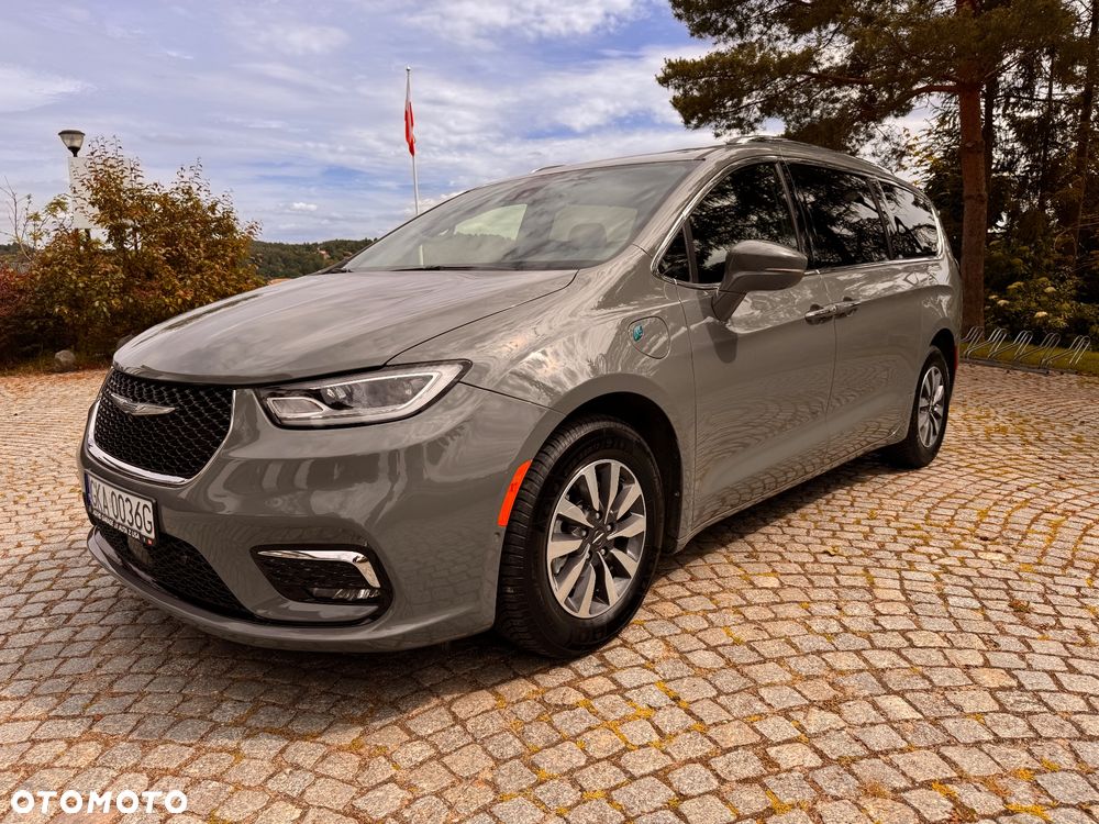 Chrysler Pacifica - 10