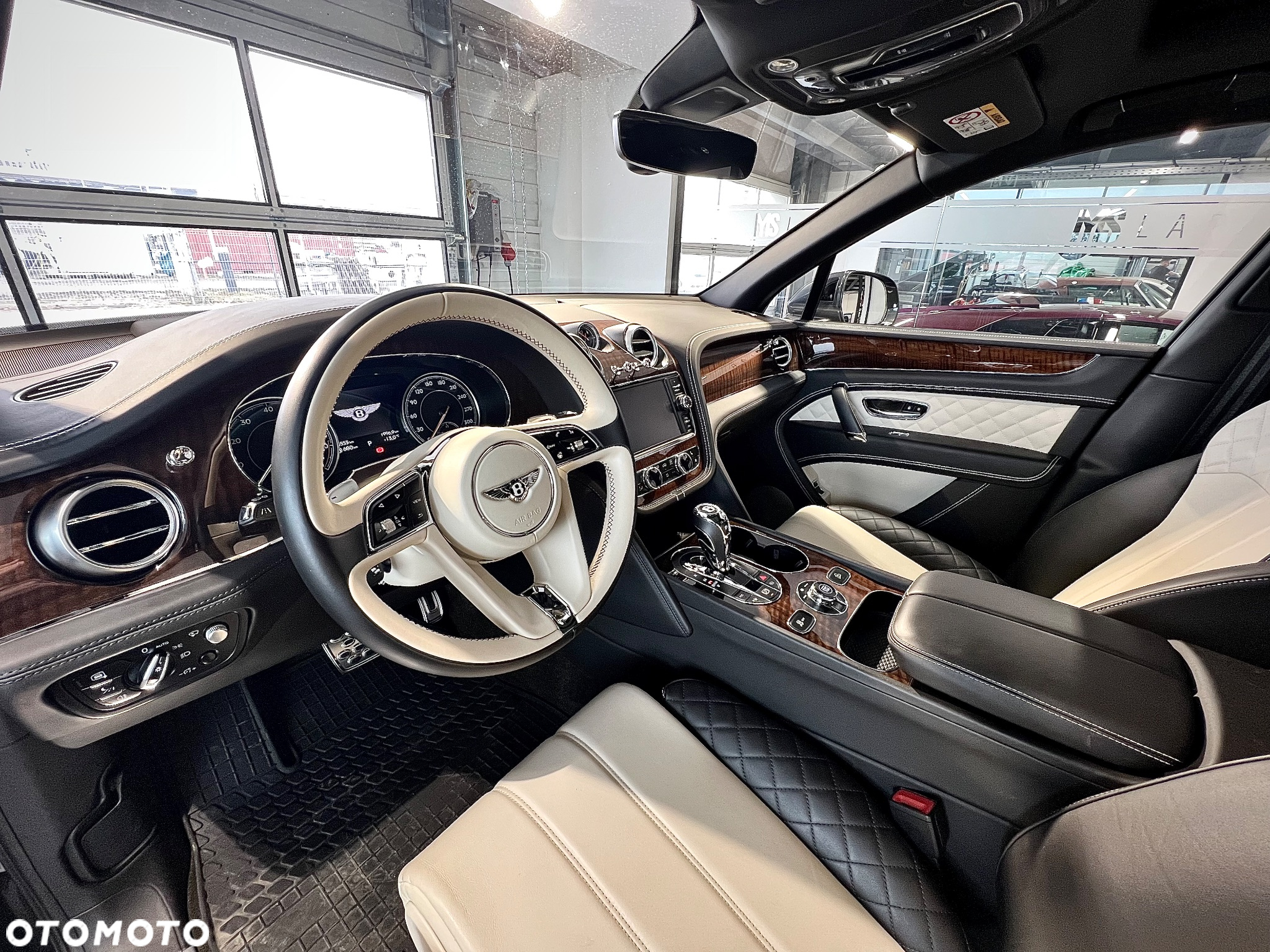 Bentley Bentayga - 5