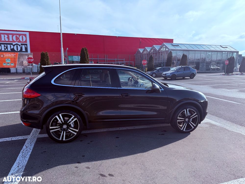 Porsche Cayenne 3.0 L V6 - 10