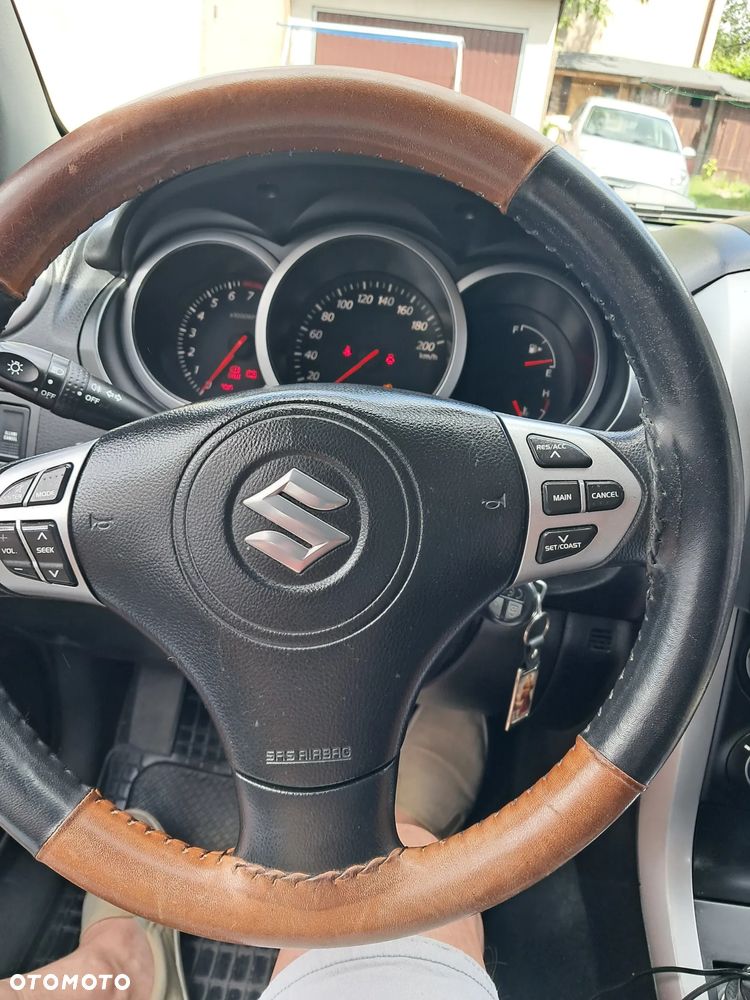 Suzuki Grand Vitara 2.0 - 33