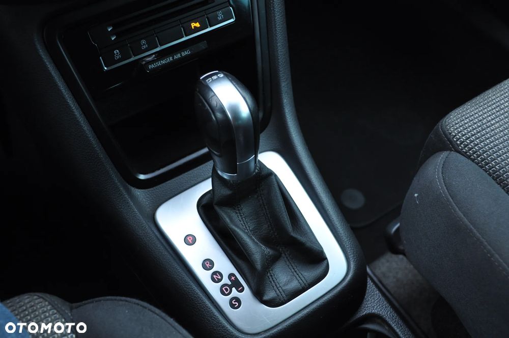 Volkswagen Sharan 2.0 TDI DSG BlueMotion Technology Comfortline - 36