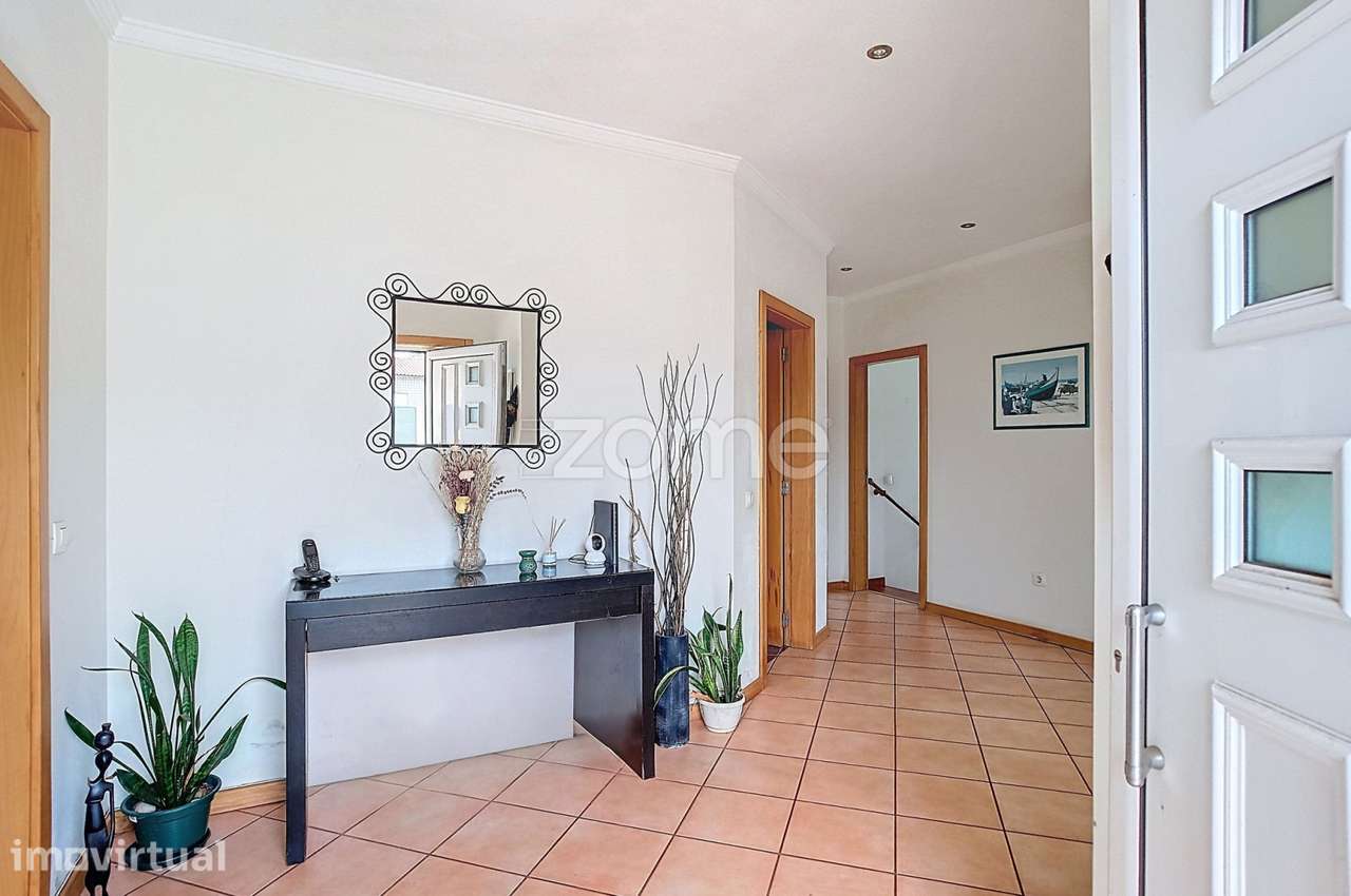 | Moradia T4| Alquerubim | Terreno 2.084m2 |Garagem 3 carros |Poço |