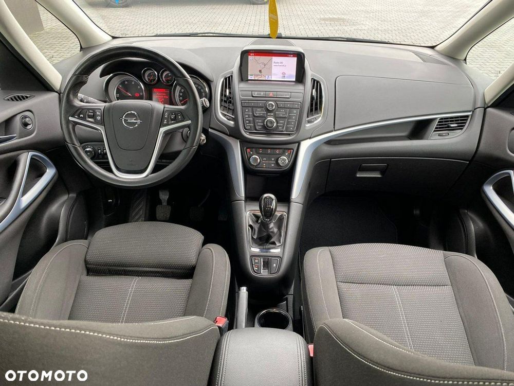 Opel Zafira - 10