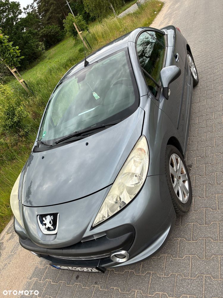 Peugeot 207 - 1
