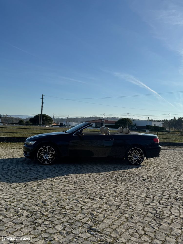 BMW 320 2010 photo 2
