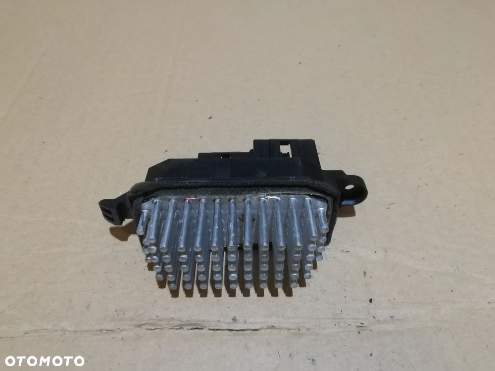 REZYSTOR OPORNICA JEŻ DMUCHAWY MERCEDES W212 5HL008941-30 - 1