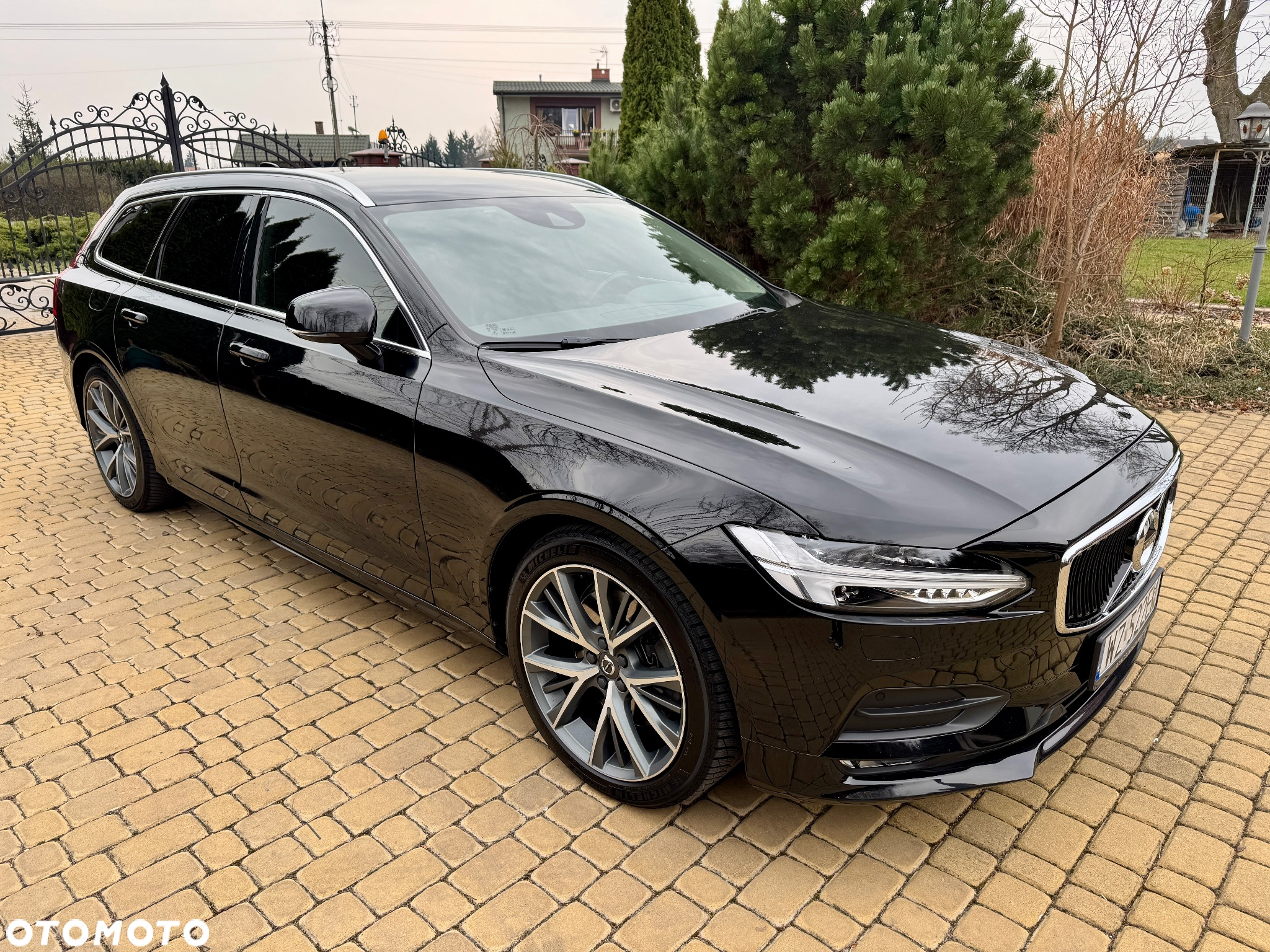 Volvo V90 D5 AWD Geartronic Momentum Pro - 2