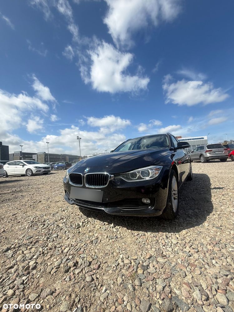 BMW Seria 3 318d xDrive - 1