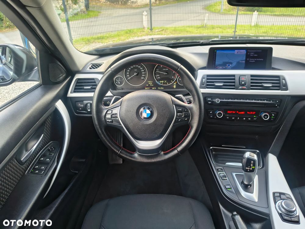BMW Seria 3 320d DPF Edition Sport - 17