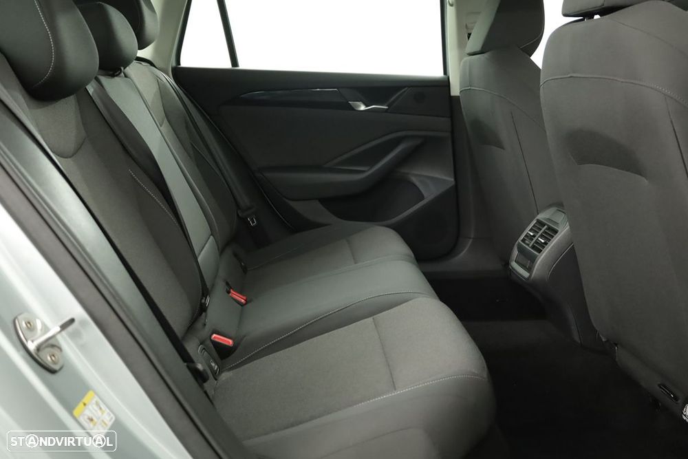 VW Passat Variant 1.5 TSI eHybrid DSG - 22
