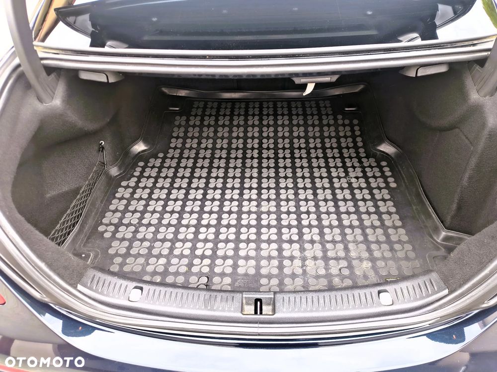 Mercedes-Benz Klasa E 220 d 9G-TRONIC - 25