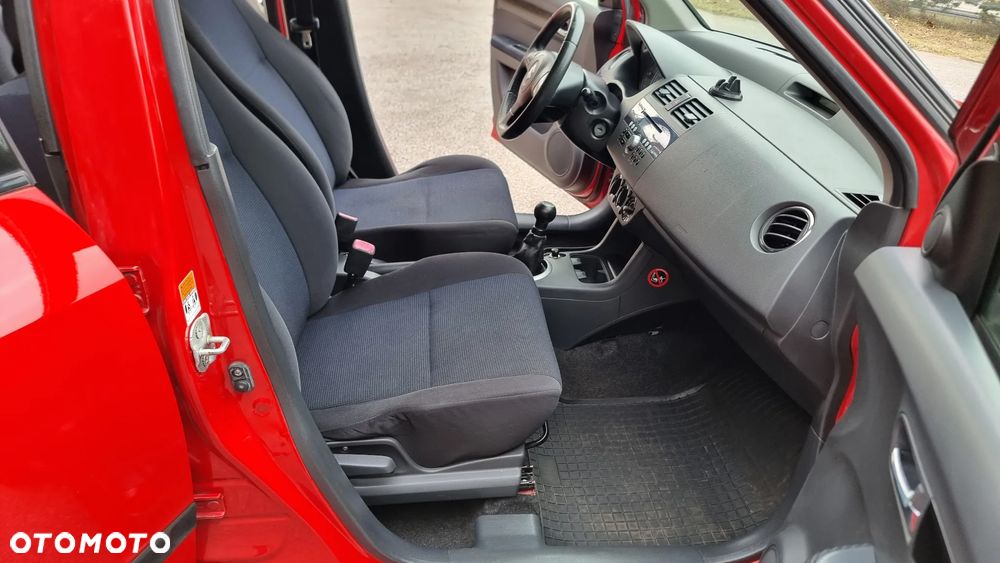 Suzuki Swift 1.3 JB Edition - 18