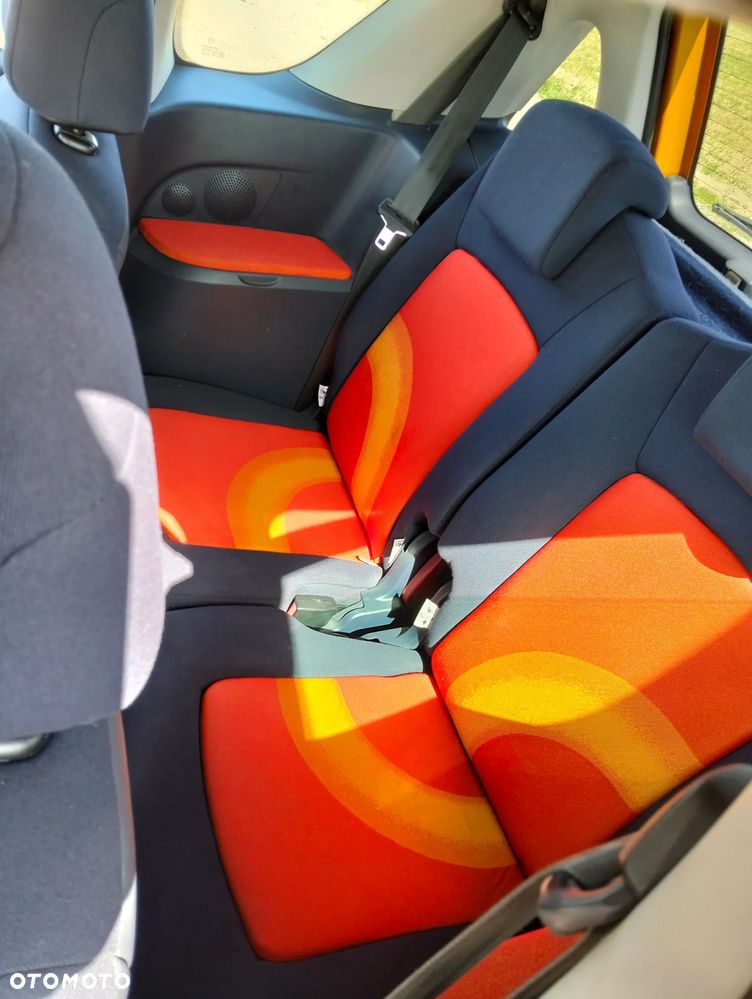 Peugeot 1007 1.4 Trendy - 8