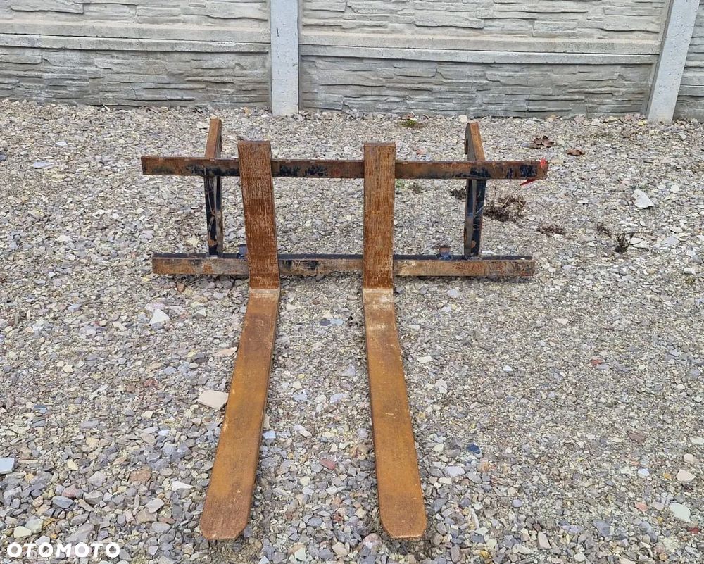 Hitachi ZW95  / ŁADOWARKA KOŁOWA  / 2020 R / WIDŁY DO PALET - 36