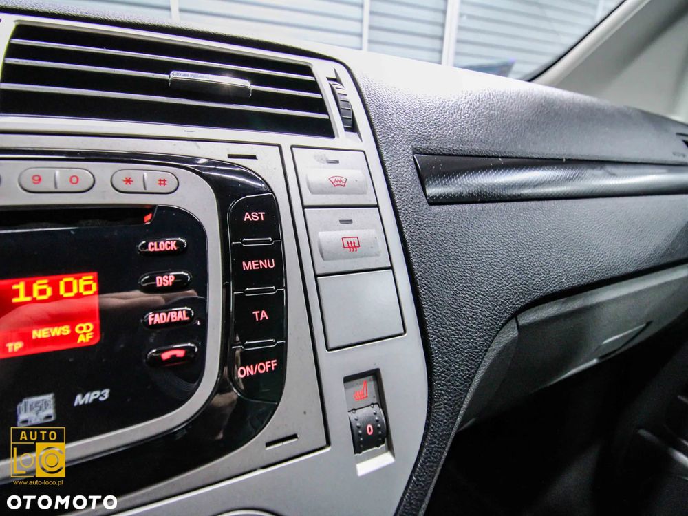 Ford Kuga 2.0 TDCi 4x4 Individual - 24