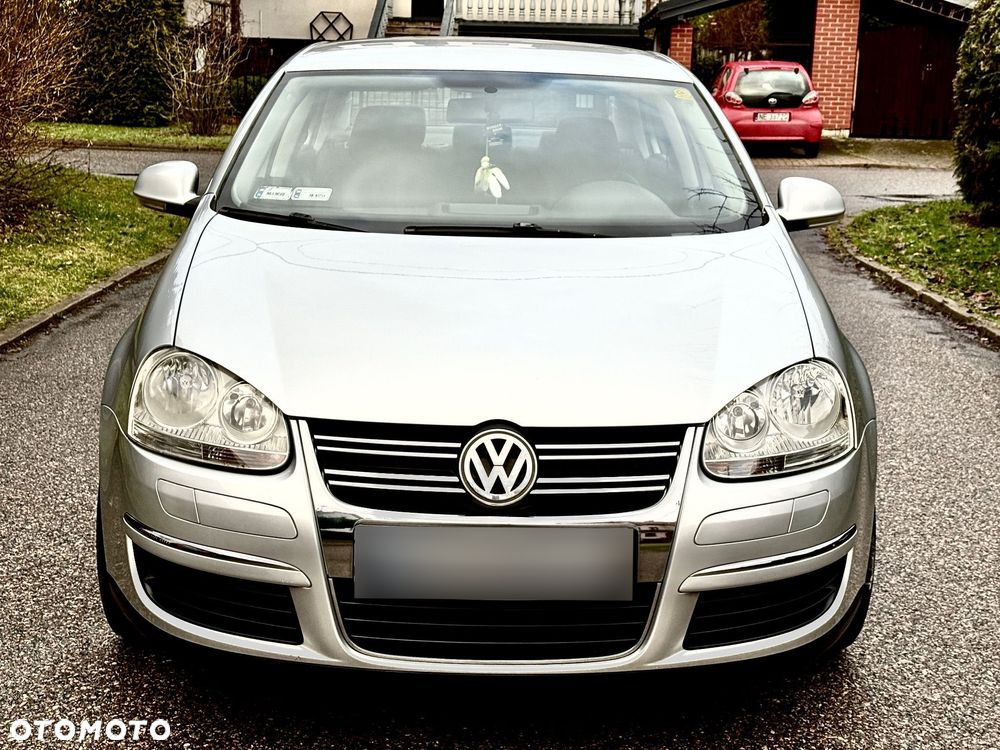 Volkswagen Jetta - 3