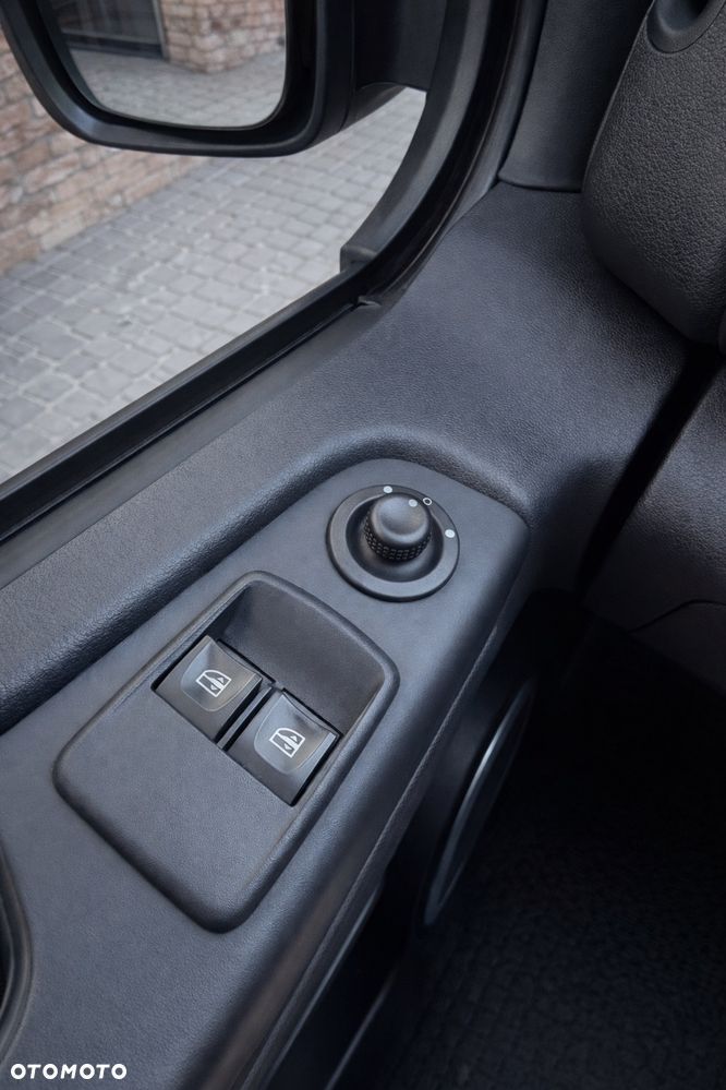 Opel Vivaro - 31