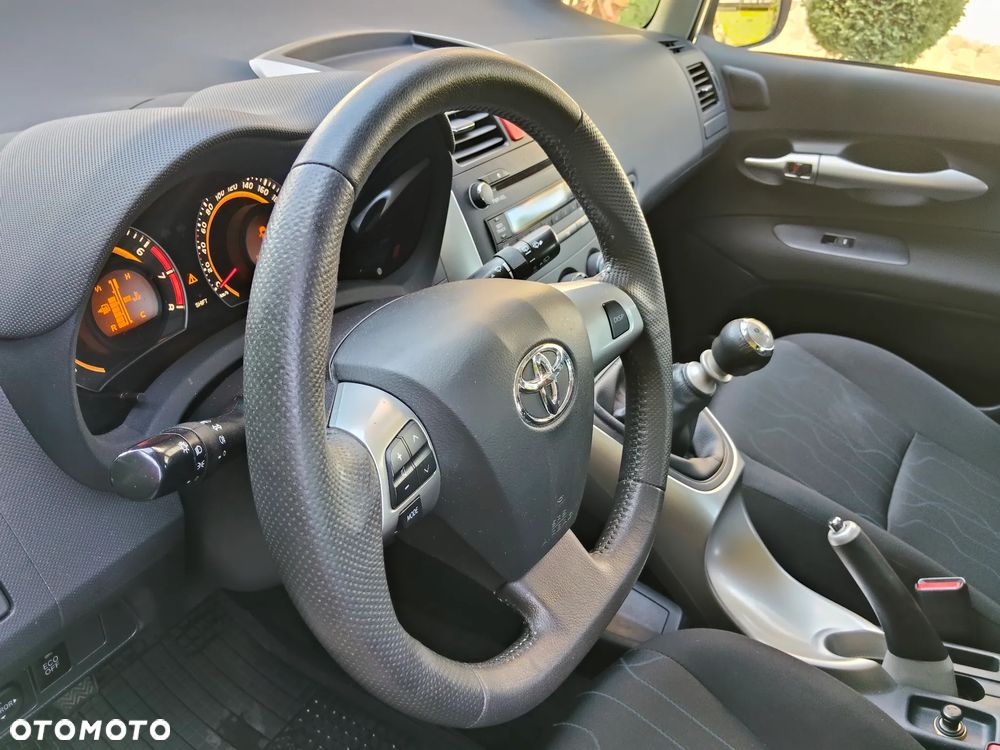 Toyota Auris 1.33 VVT-i - 28