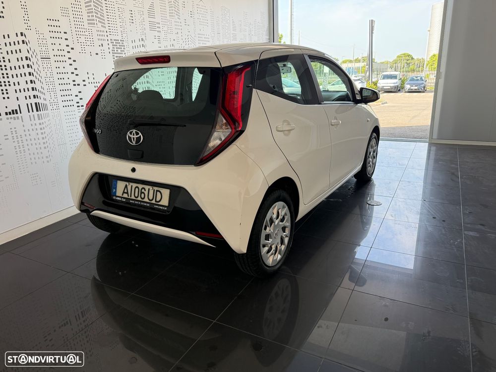 Toyota Aygo 1.0 X-Play Plus - 5
