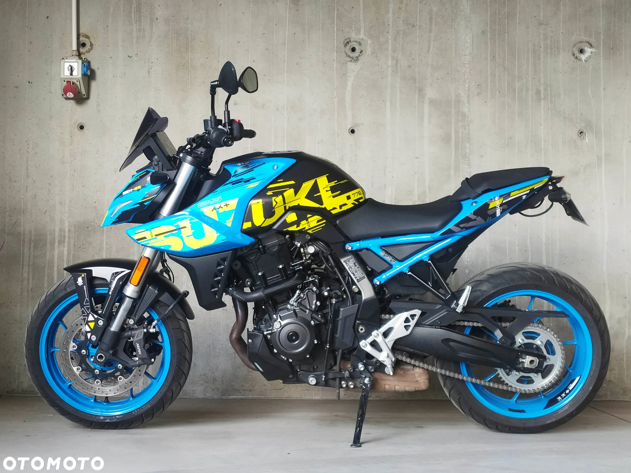 Suzuki GSX - 9