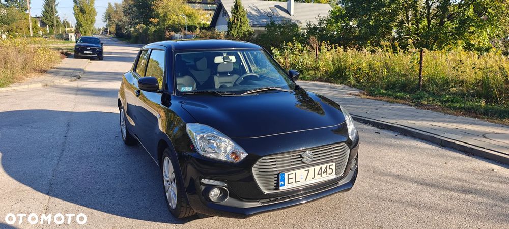 Suzuki Swift 1.2 Premium Plus CVT - 3