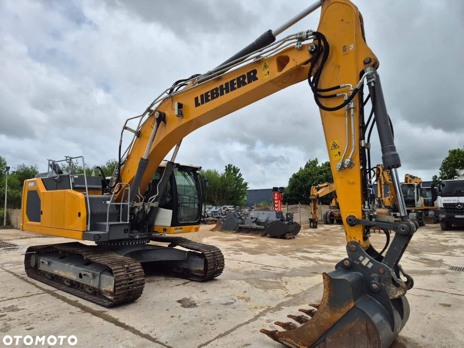 Liebherr R926 - 2