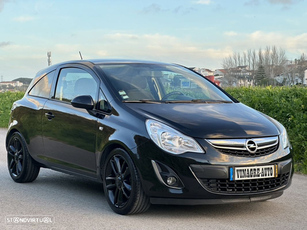 Opel Corsa 1.2 Black Edition