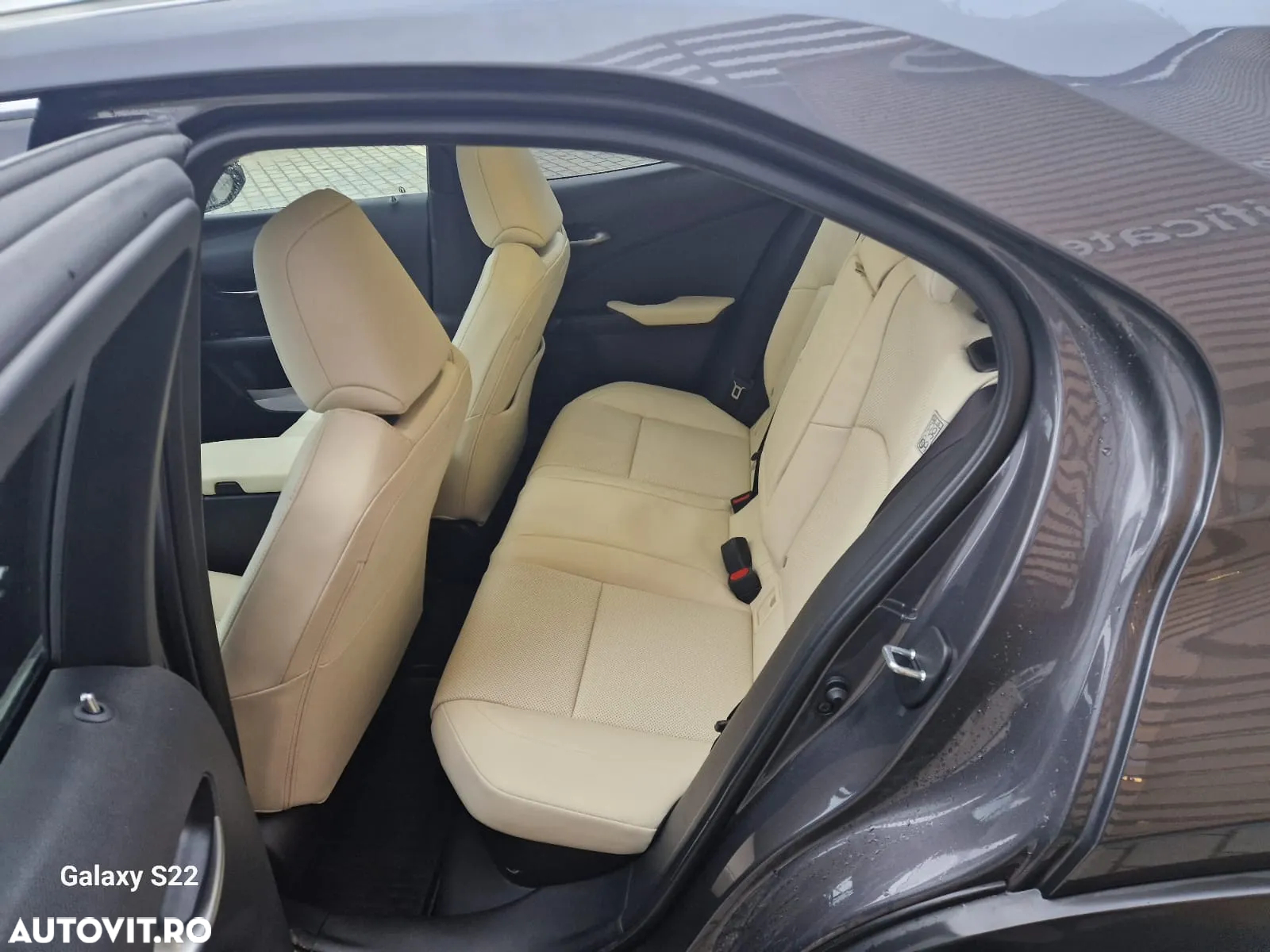 Lexus UX 250h 2.0L HEV 20H- (178 HP) 4X4 CVT Executive - 20
