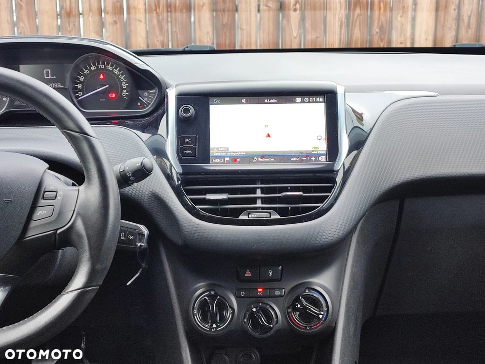 Peugeot 208 1.6 BlueHDi Allure S&S - 6