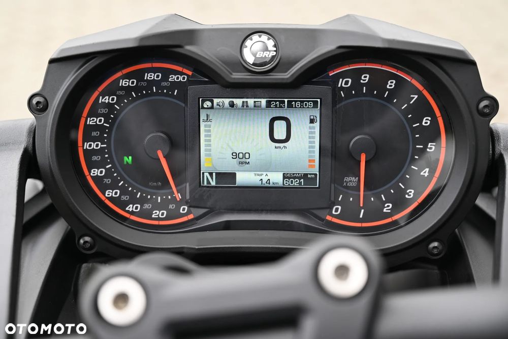 Can-Am Spyder - 9