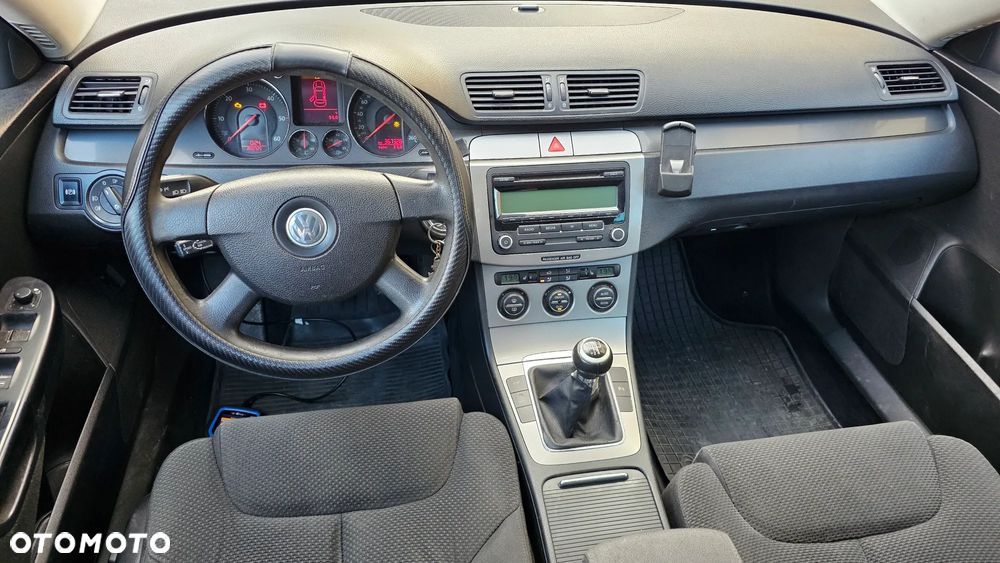 Volkswagen Passat 1.9 TDI Trendline - 33