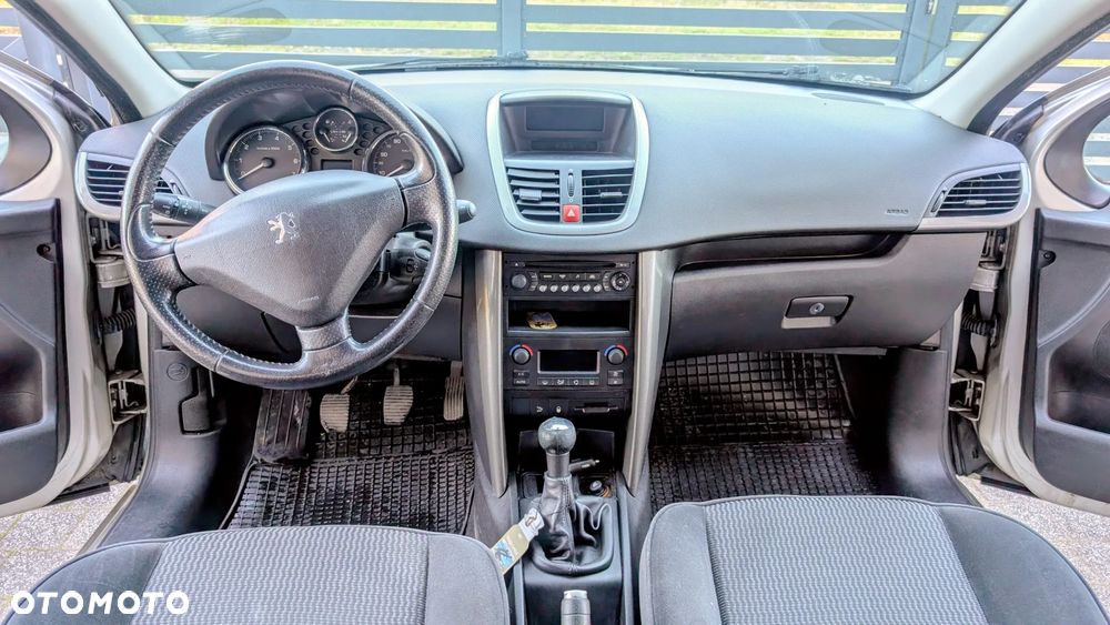 Peugeot 207 - 9