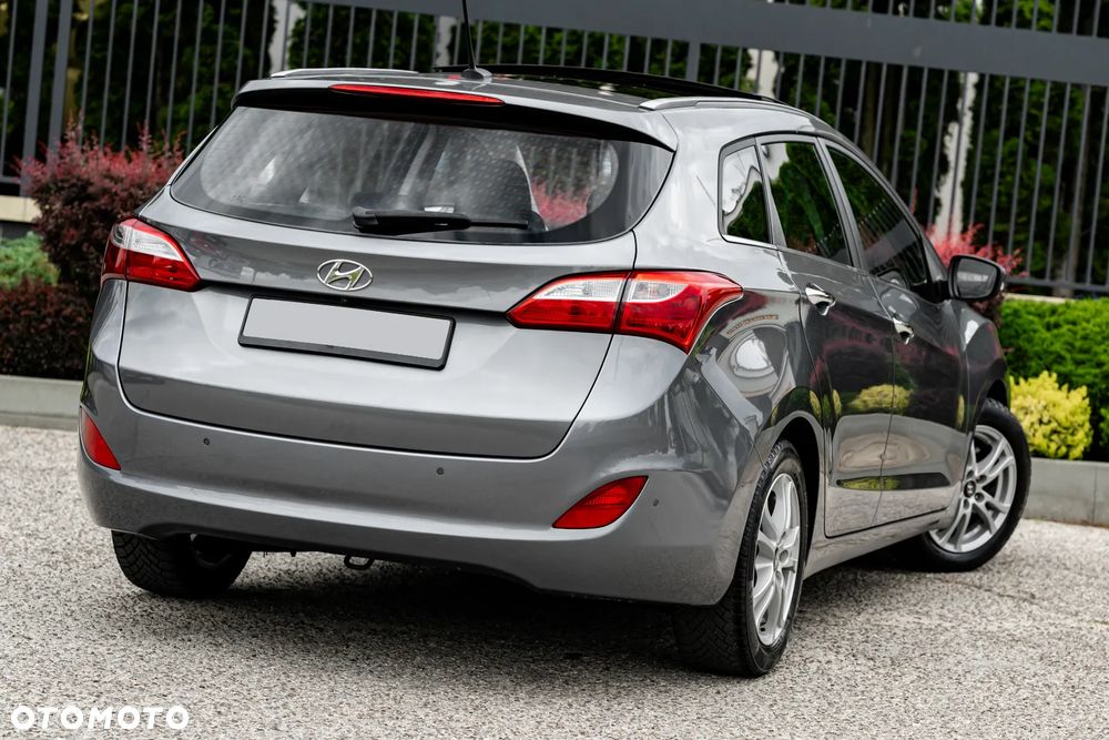 Hyundai i30 blue Kombi 1.6 GDi YES Silver - 12