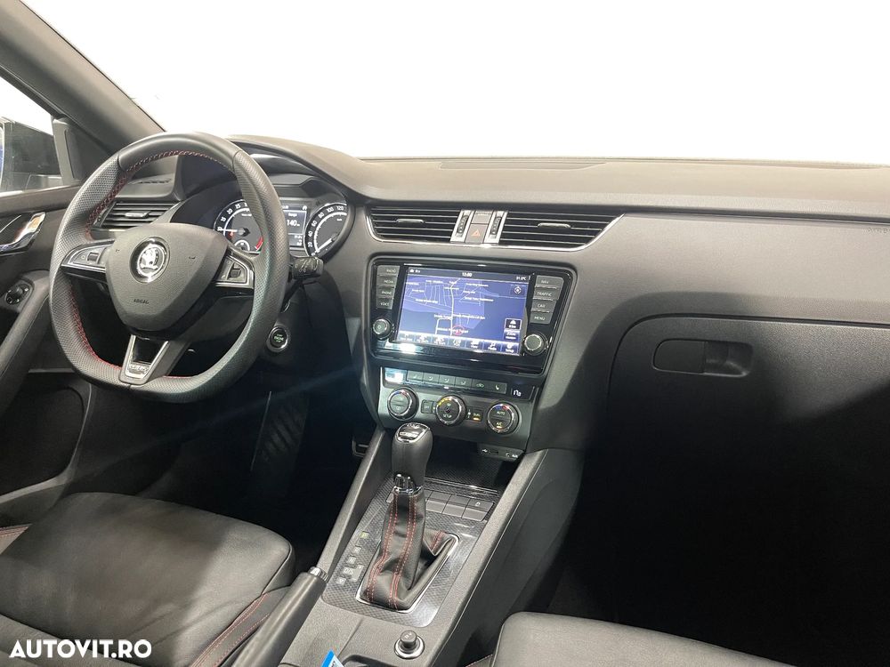 Skoda Octavia 2.0 TDI DSG RS - 9