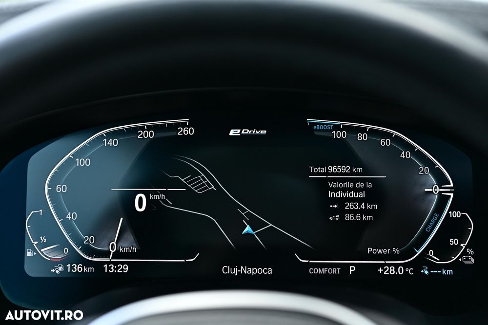 BMW Seria 5 530e xDrive AT PHEV - 32