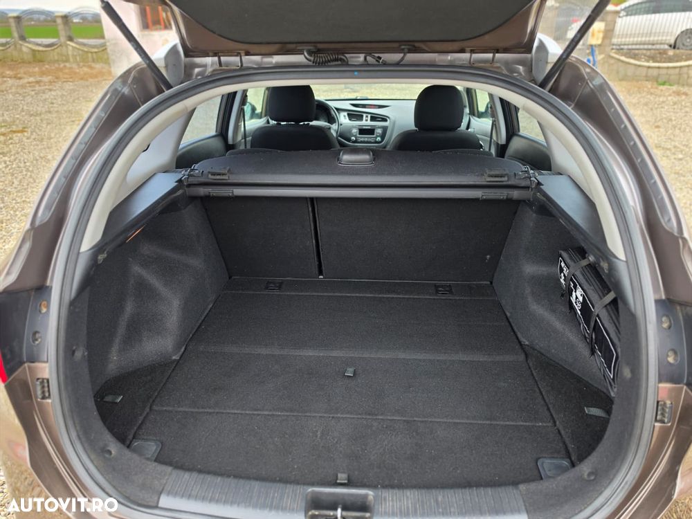 Kia Ceed 1.6 CRDi 128 ISG Edition 7 - 13