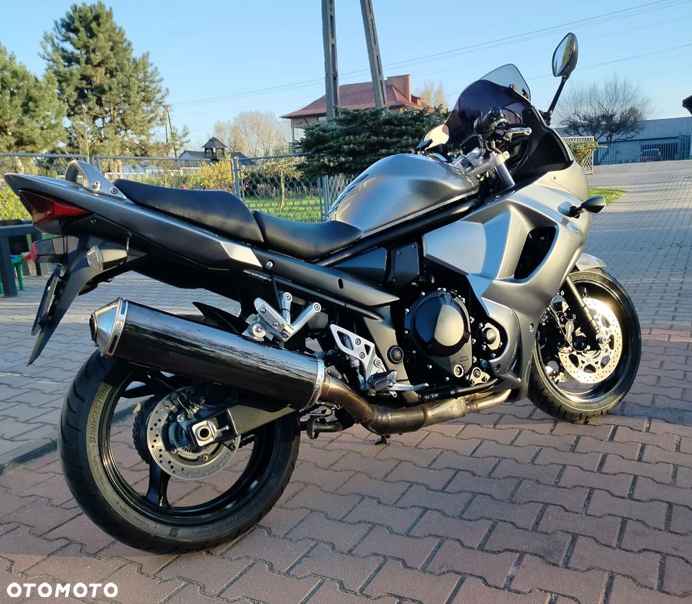 Suzuki GSX - 8
