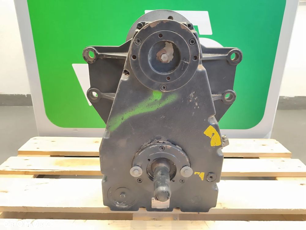 Przedni WOM 32028376A JCB Fastrac 8310 - 5